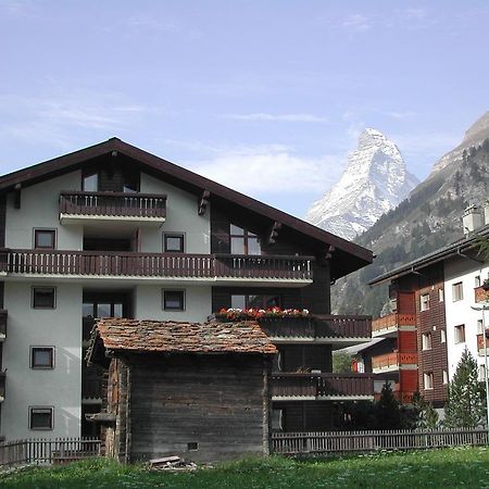 Haus Arbgrat Apartment Zermatt Bagian luar foto